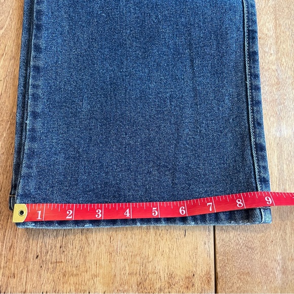RW & Co High-Waisted Slightly Flare Leg Jeans size 30 vintage blue wash - Picture 10 of 10